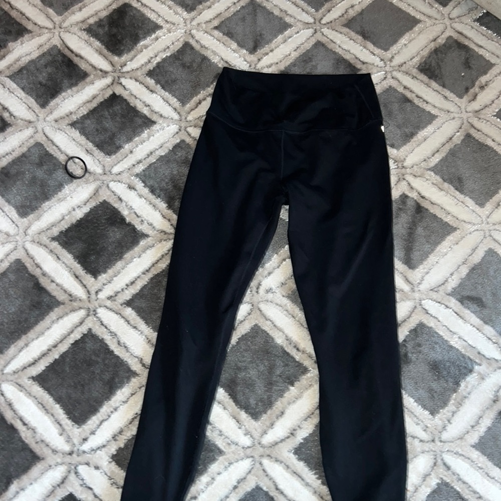 Fabletics powerhold capri leggings
